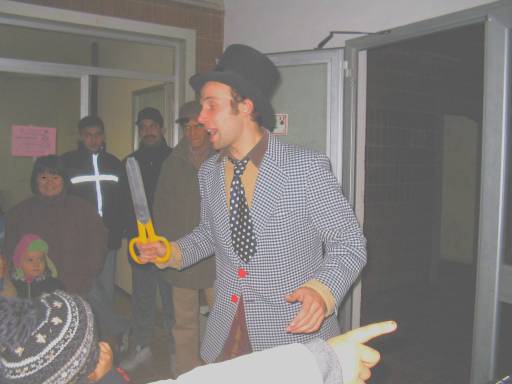 Poposki e lo spettacolo coi bambini