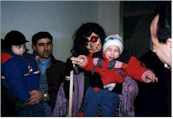 Befana e bimbo in braccio