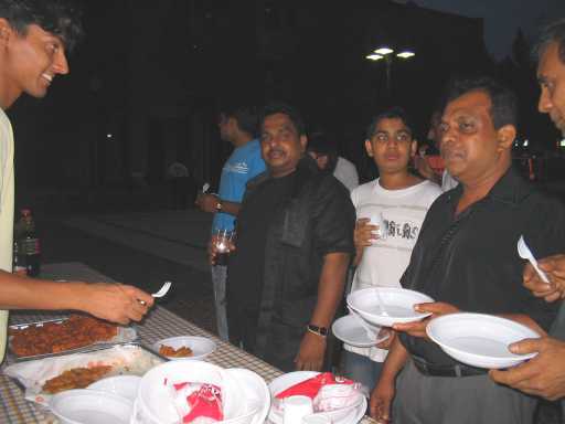 Qasim distribuisce il Pakore