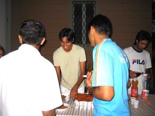 Qasim distribuisce il Pakore