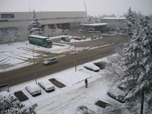 Parcheggio condominio e parcheggio stiassi innevati