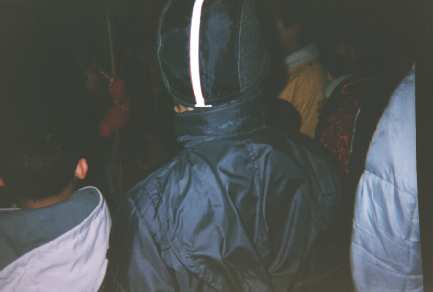Panoramica dei bimbi con la befana