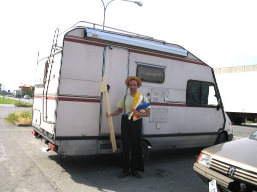 Poposkj scende dal suo camper
